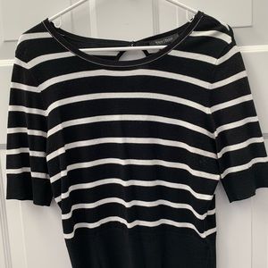 Short sleeve sweater top